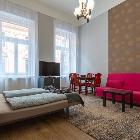 City Center Apartment Budapest Bagian luar foto
