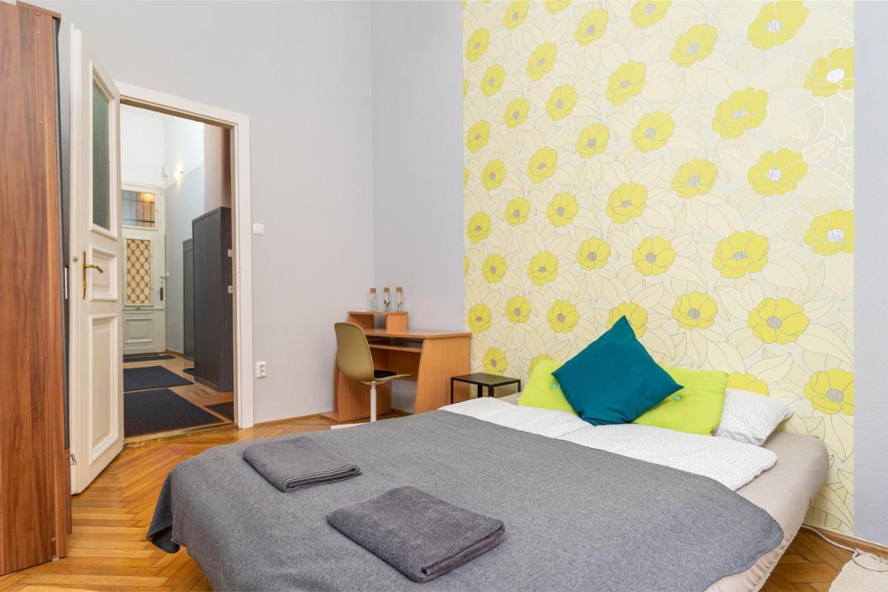 City Center Apartment Budapest Bagian luar foto