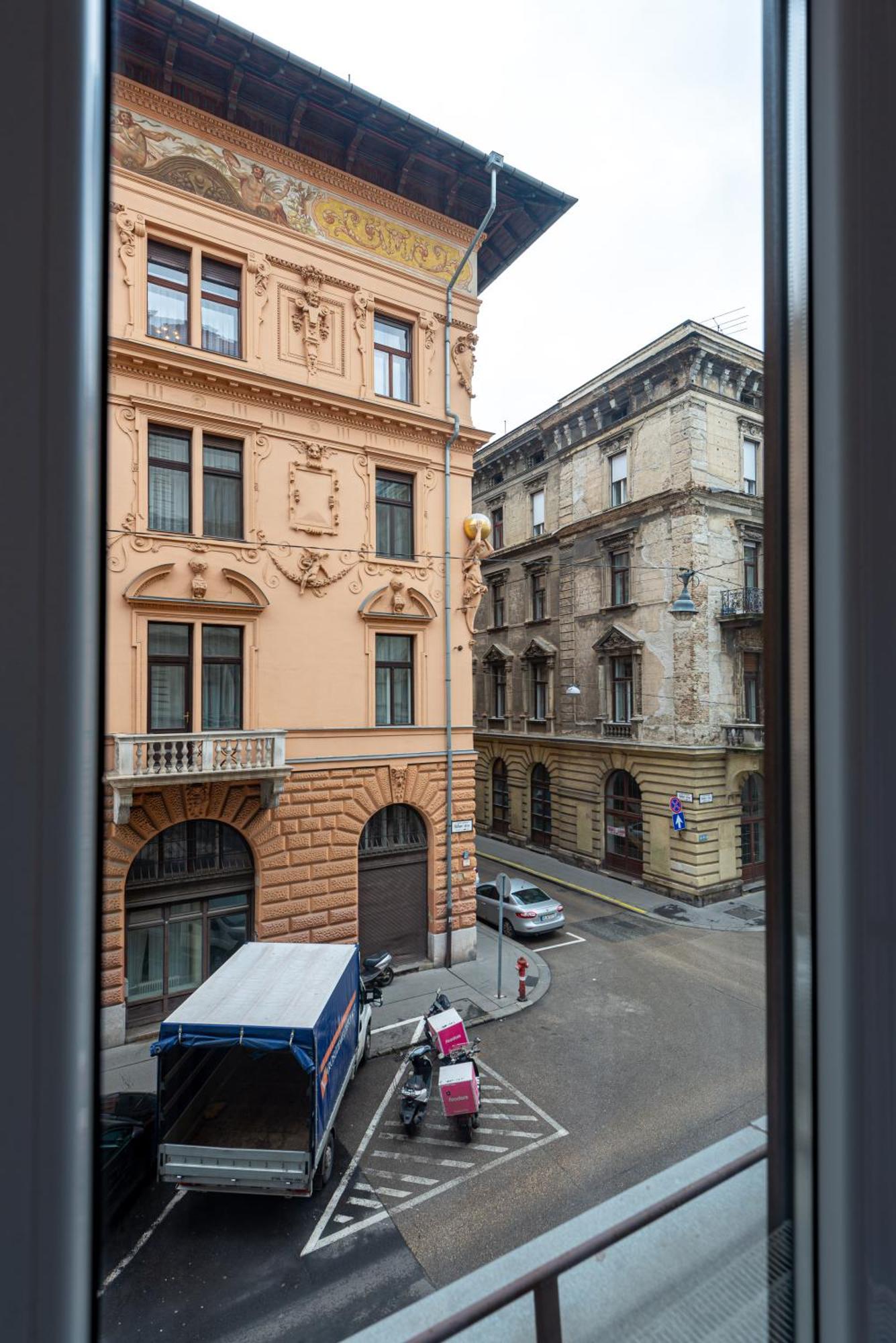 City Center Apartment Budapest Bagian luar foto