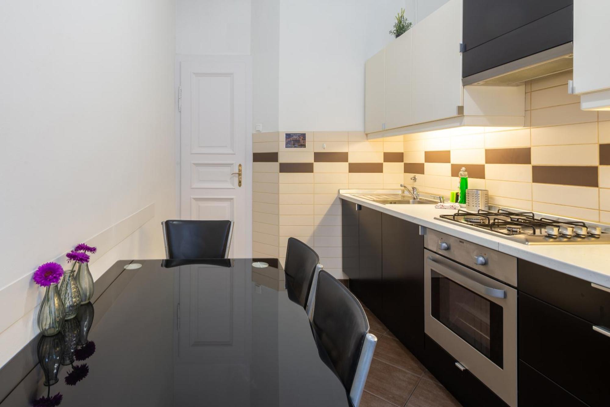 City Center Apartment Budapest Bagian luar foto