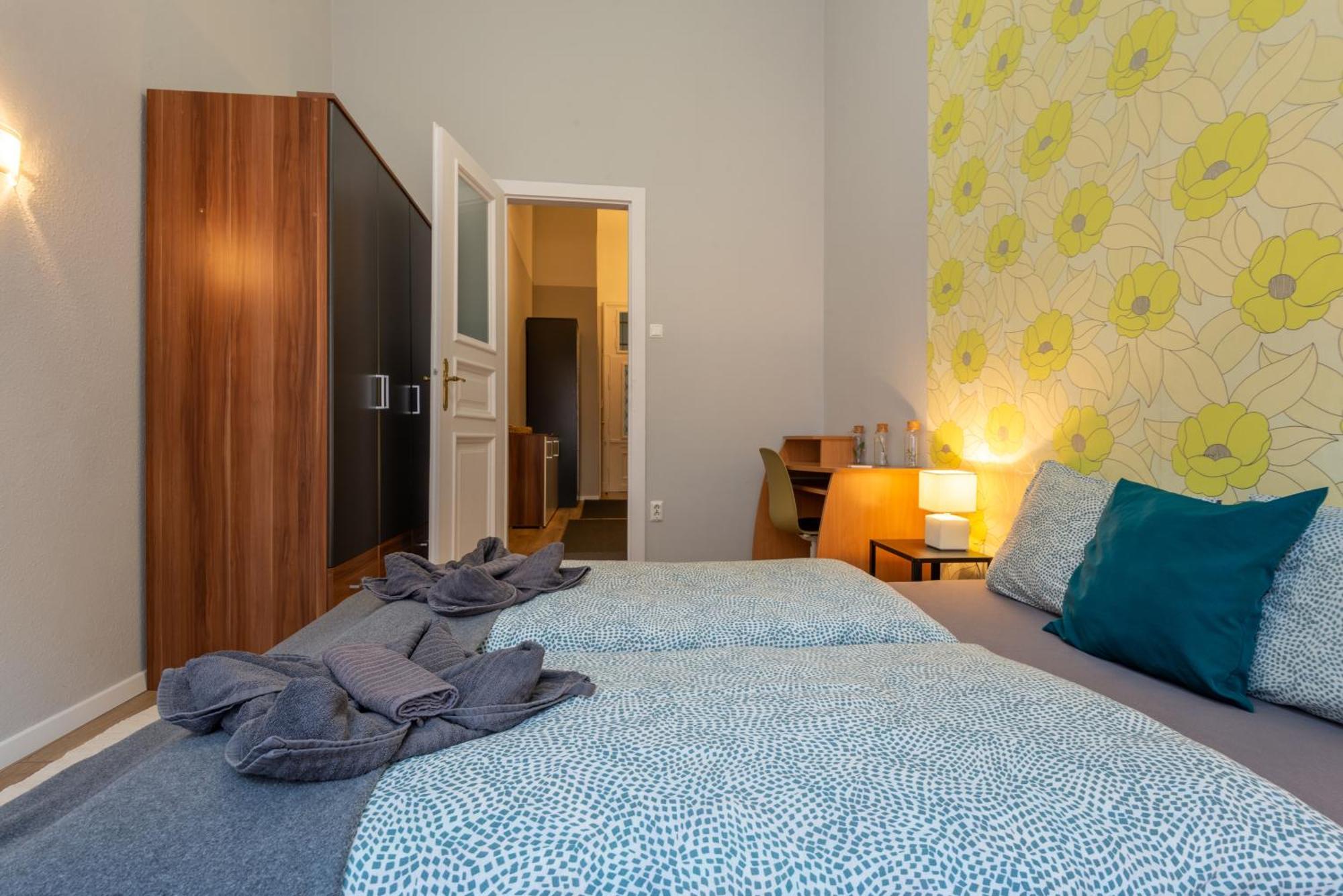 City Center Apartment Budapest Bagian luar foto
